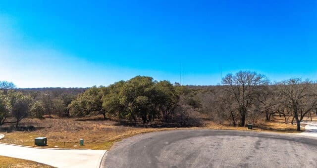 rental at 109 Calvary Dr in Adkins, TX — photo 2