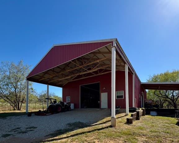 5-bedroom rental at 5980 Smith in Von Ormy, TX — photo 2