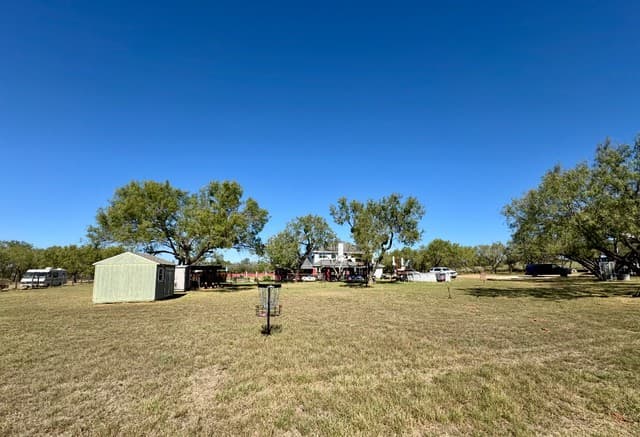 5-bedroom rental at 5980 Smith in Von Ormy, TX — photo 5