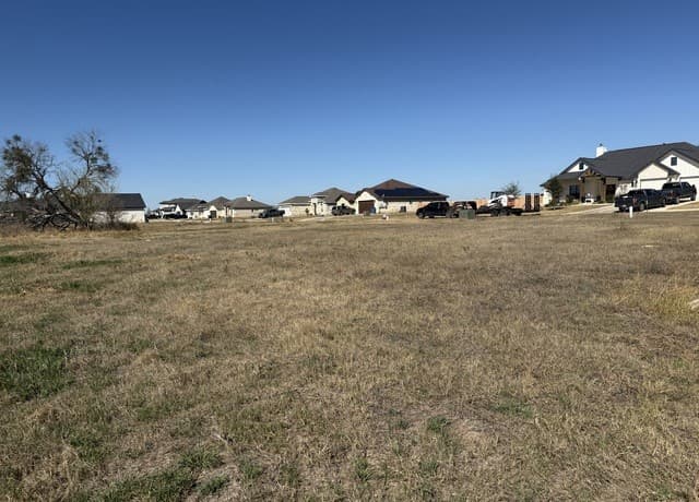 rental at 705 N Dickson in Poth, TX — photo 4