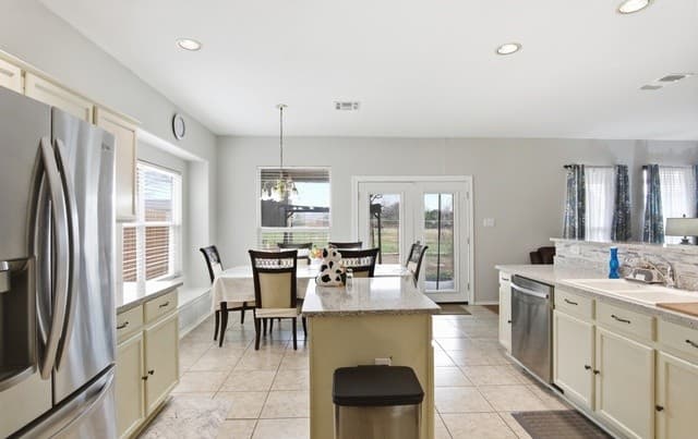 3-bedroom rental at 4302 Swan Forest in San Antonio, TX — photo 5