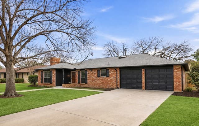 4-bedroom rental at 426 Zephyr in Windcrest, TX — photo 4