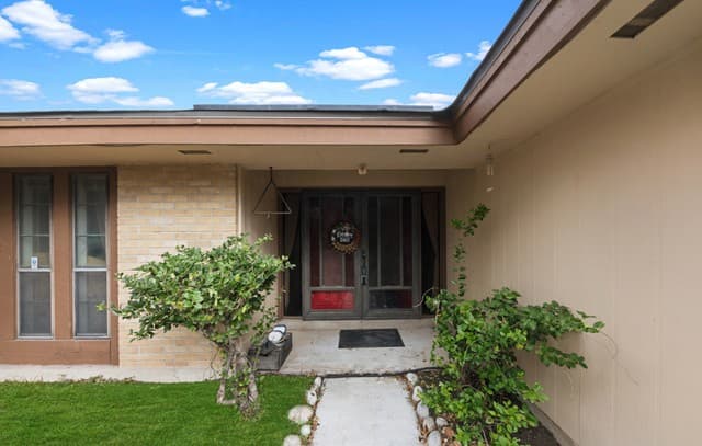 3-bedroom rental at 5831 Sky Country in San Antonio, TX — photo 5