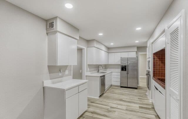 3-bedroom rental at 8033 N New Braunfels Unit # 100A in San Antonio, TX — photo 4