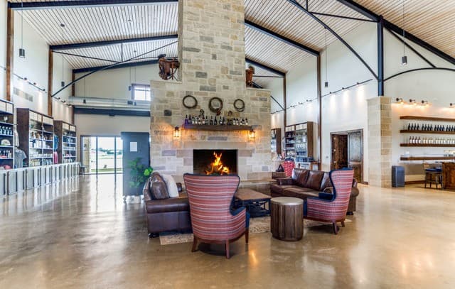 rental at 5112 UNIT 24 U S Hwy 290 in Fredericksburg, TX — photo 3