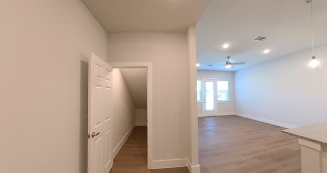 2-bedroom rental at 330 E Carson Unit 3103 in San Antonio, TX — photo 5