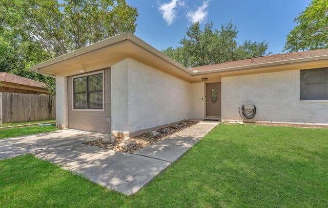 3-bedroom rental at 139 Navajo Circle in Cibolo, TX — photo 3