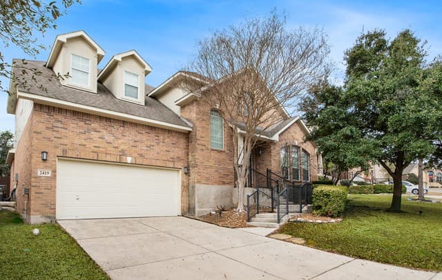 4-bedroom rental at 2419 Cortona Mist in San Antonio, TX — photo 2