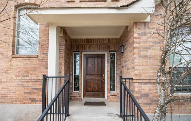 4-bedroom rental at 2419 Cortona Mist in San Antonio, TX — photo 3