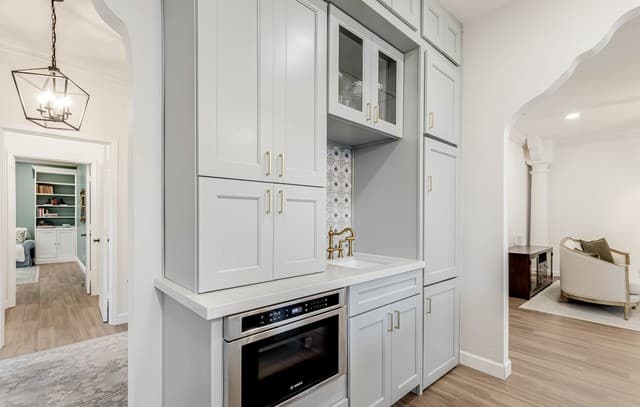 Home for sale at 7110 Poniente Unit E in San Antonio, TX — photo 4