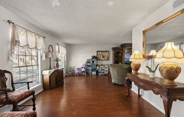 3-bedroom rental at 1324 Klondike in San Antonio, TX — photo 5