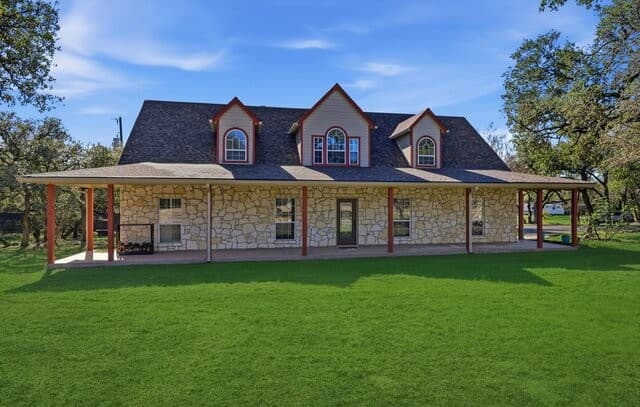 3-bedroom rental at 2051 Phantom Rider in Spring Branch, TX — photo 2