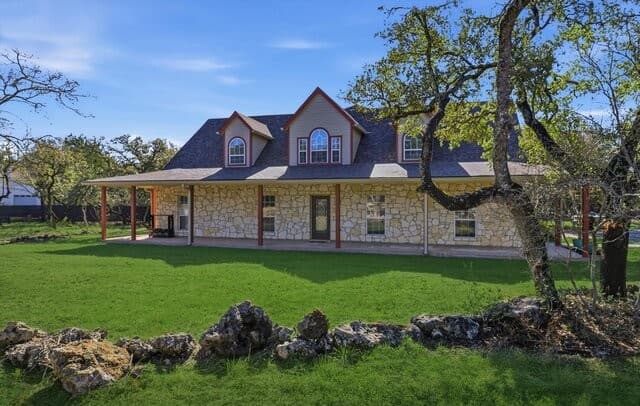3-bedroom rental at 2051 Phantom Rider in Spring Branch, TX — photo 4