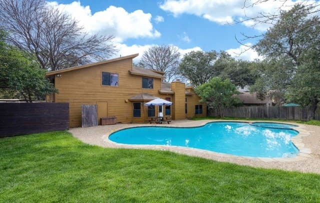 4-bedroom rental at 3615 Shallow Brook in San Antonio, TX — photo 2