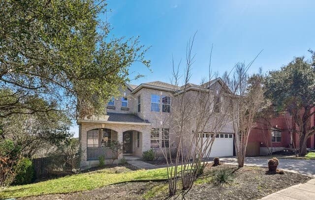 5-bedroom rental at 530 Mesa Loop in San Antonio, TX — photo 3