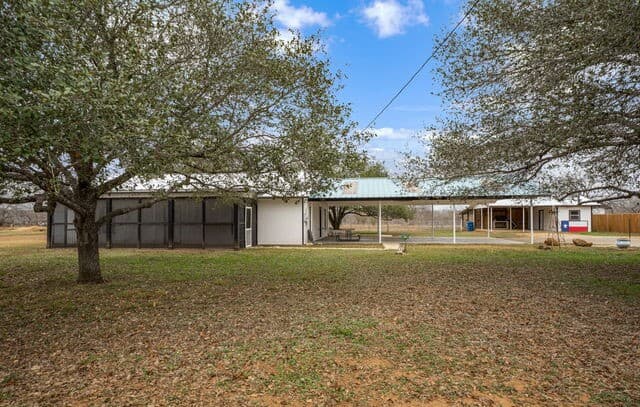 1-bedroom rental at 421 Coughran in Pleasanton, TX — photo 1