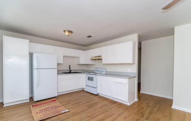 3-bedroom rental at 610 Virginia Blvd Unit 2 in San Antonio, TX — photo 2