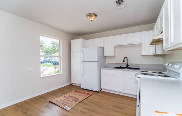 3-bedroom rental at 610 Virginia Blvd Unit 2 in San Antonio, TX — photo 5