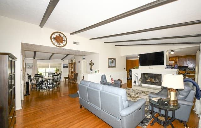 5-bedroom rental at 222 Highview in San Antonio, TX — photo 5