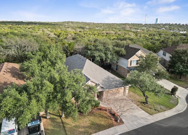 3-bedroom rental at 26710 Trinity Hill in San Antonio, TX — photo 2