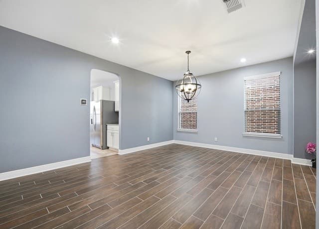 4-bedroom rental at 4431 Oak Roset in San Antonio, TX — photo 5