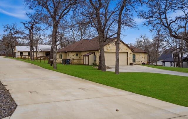 4-bedroom rental at 203 Champions Blvd. ( Two Homes ) in La Vernia, TX — photo 4
