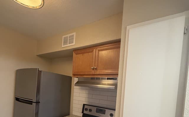 1-bedroom rental at 6611 Southpoint Unit 131-B in San Antonio, TX — photo 3