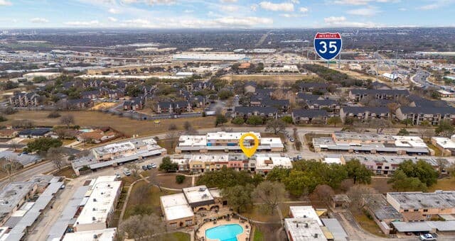 3-bedroom rental at 6746 Crown Ridge in San Antonio, TX — photo 4