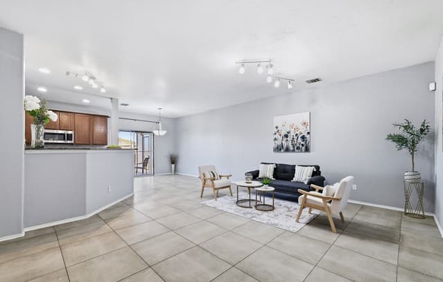 3-bedroom rental at 26918 Villa Toscana in San Antonio, TX — photo 2