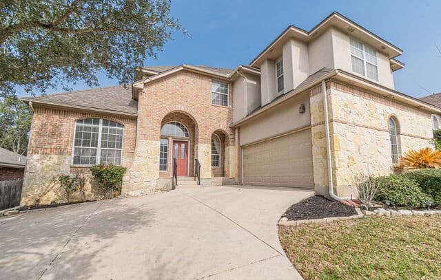5-bedroom rental at 843 Peg Oak in San Antonio, TX — photo 1