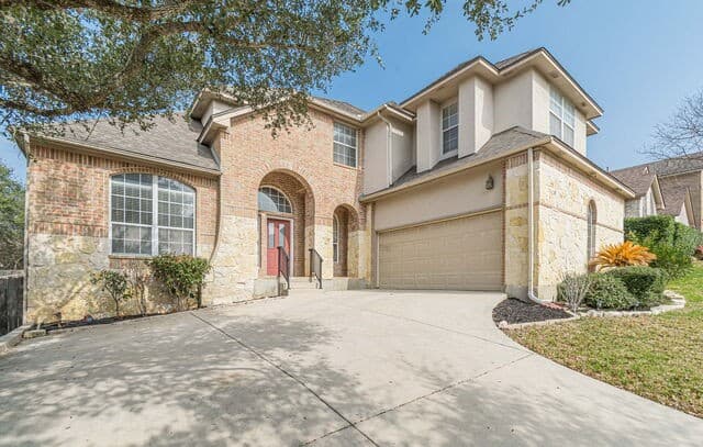 5-bedroom rental at 843 Peg Oak in San Antonio, TX — photo 2