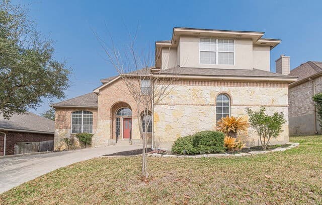 5-bedroom rental at 843 Peg Oak in San Antonio, TX — photo 3