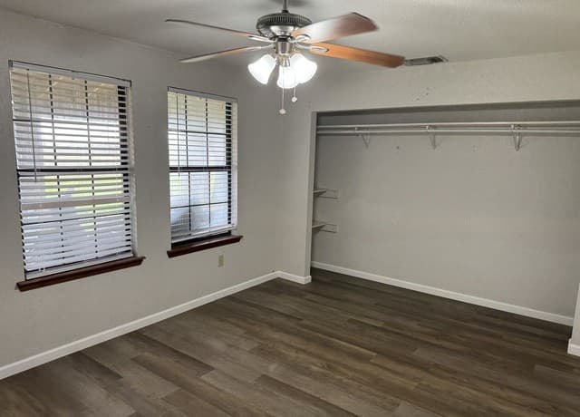 3-bedroom rental at 7285 Us Highway 87 in China Grove, TX — photo 4