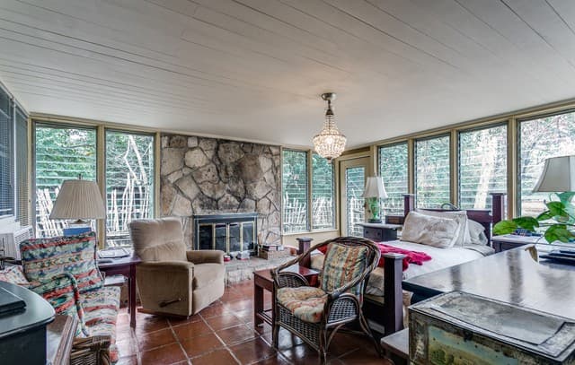1-bedroom rental at 231 E Sunset in San Antonio, TX — photo 4