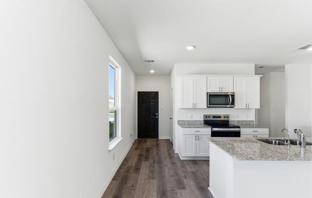 4-bedroom rental at 1130 Crane Court in Marion, TX — photo 2
