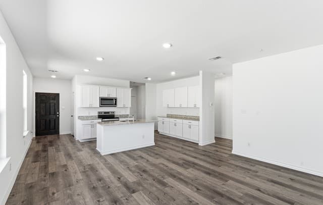 4-bedroom rental at 1130 Crane Court in Marion, TX — photo 4