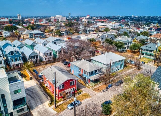 rental at 215 AND 219 Paschal St in San Antonio, TX — photo 5