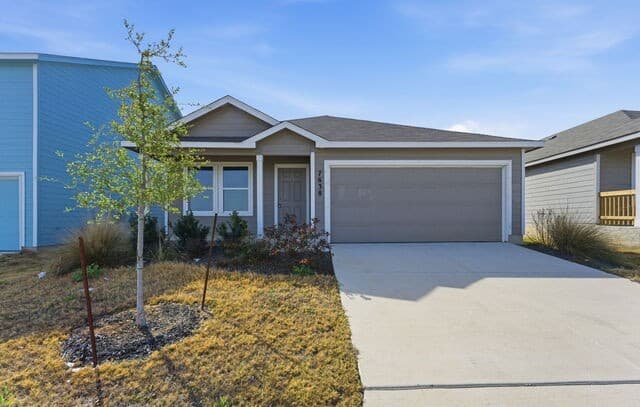3-bedroom rental at 7638 Nessie Trails in San Antonio, TX — photo 3