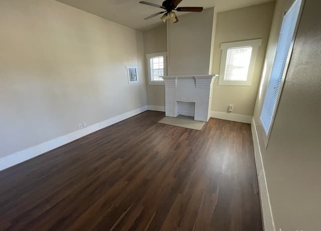 2-bedroom rental at 102 Bailey Ave Unit 1 in San Antonio, TX — photo 3
