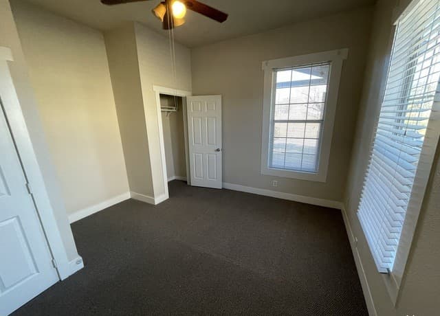 2-bedroom rental at 102 Bailey Ave Unit 1 in San Antonio, TX — photo 4