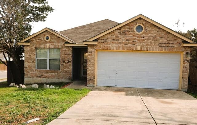 3-bedroom rental at 3838 Pavo Viejo in San Antonio, TX — photo 1