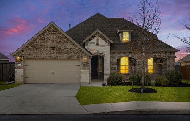 4-bedroom rental at 3011 Bright Skies in San Antonio, TX — photo 2