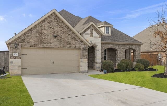 4-bedroom rental at 3011 Bright Skies in San Antonio, TX — photo 3