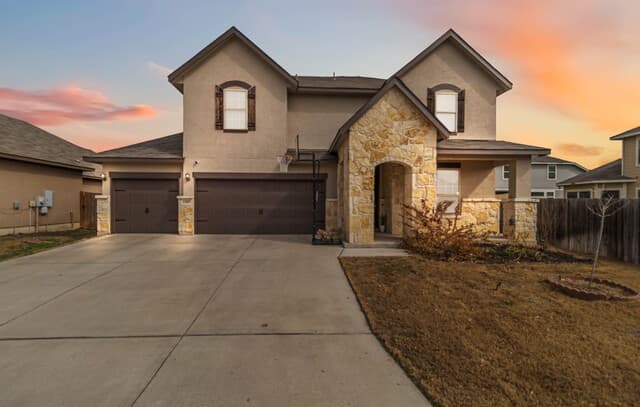 5-bedroom rental at 13107 Dakota Forest in San Antonio, TX — photo 2