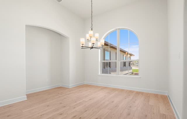 3-bedroom rental at 671 Legend Park in Castroville, TX — photo 4