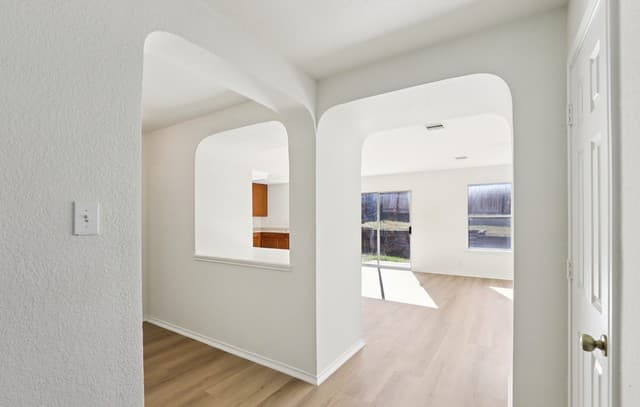 3-bedroom rental at 12918 Thomas Sumter St in San Antonio, TX — photo 5