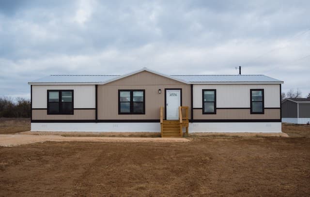 3-bedroom rental at CR 150 in Floresville, TX — photo 1