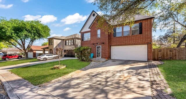 3-bedroom rental at 6922 Crested Quail in San Antonio, TX — photo 2
