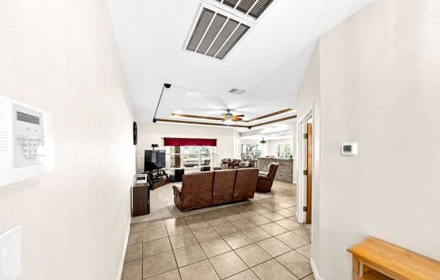 4-bedroom rental at 248 Hunters Dawn Dr in La Vernia, TX — photo 5