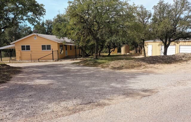 4-bedroom rental at 3909 McCall Creek in Blanco, TX — photo 2